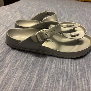 Gizeh Birkenstock women’s  Sz 7 Eva silver
